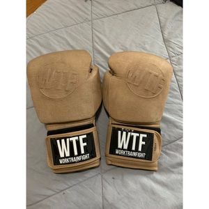 16oz Women’s Boxing Gloves